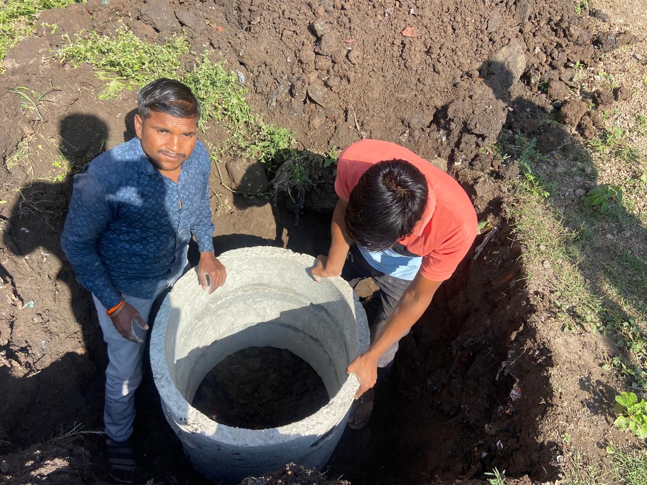 शोषखड्डे बांधकाम